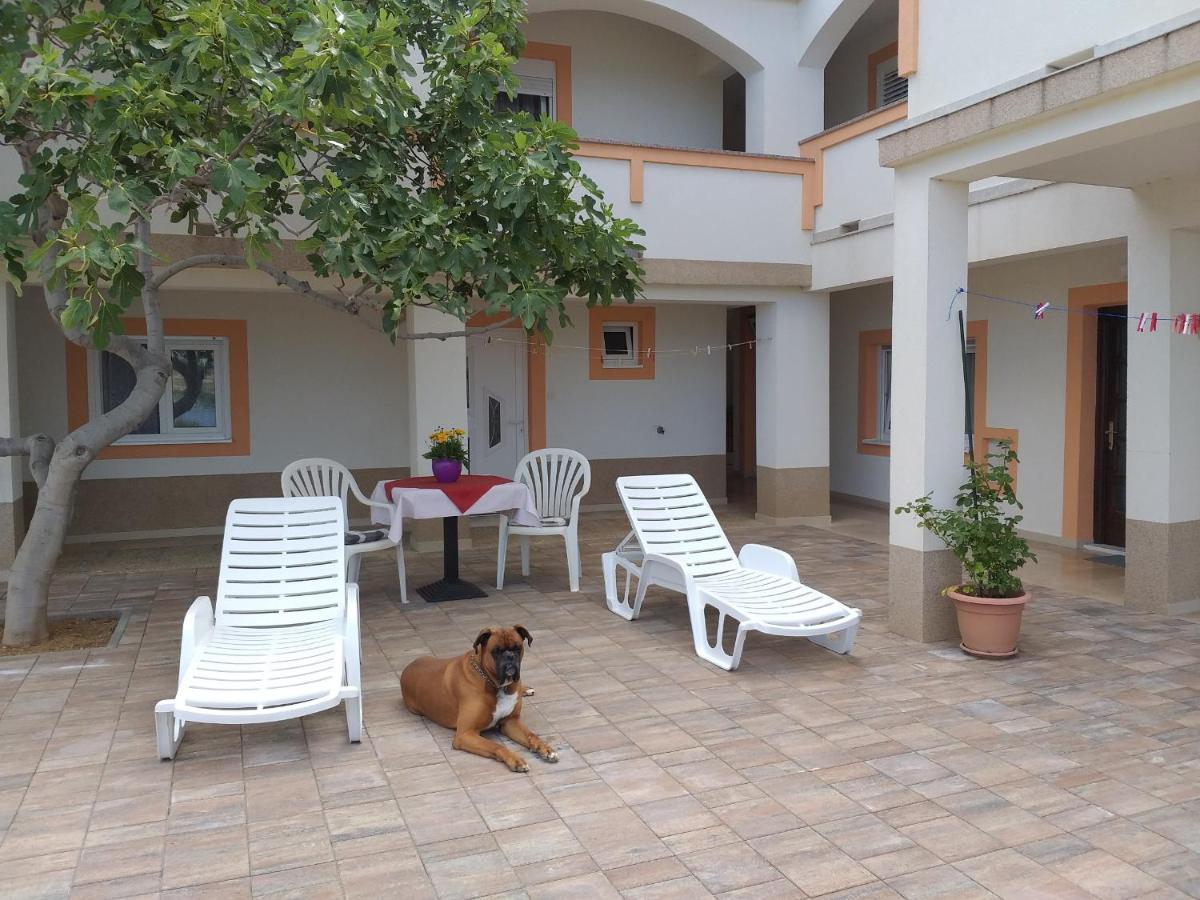 Apartment Ante K A1 Metajna Exterior photo